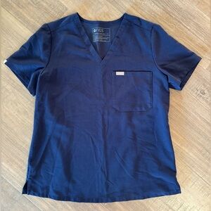 Women’s FIGS scrub top